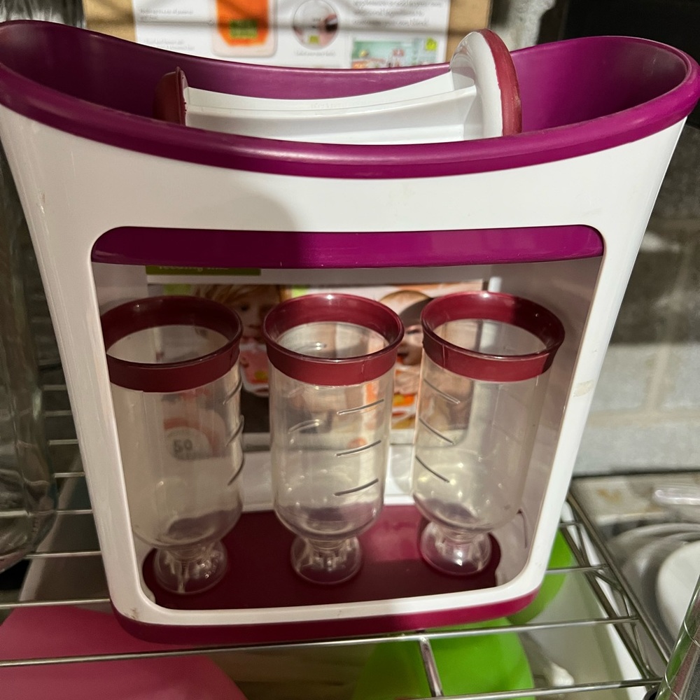 Infantino Machine and pouches